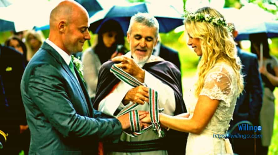 handfasting - lễ truyền tay - lễ ăn hỏi dạm ngõ là gì